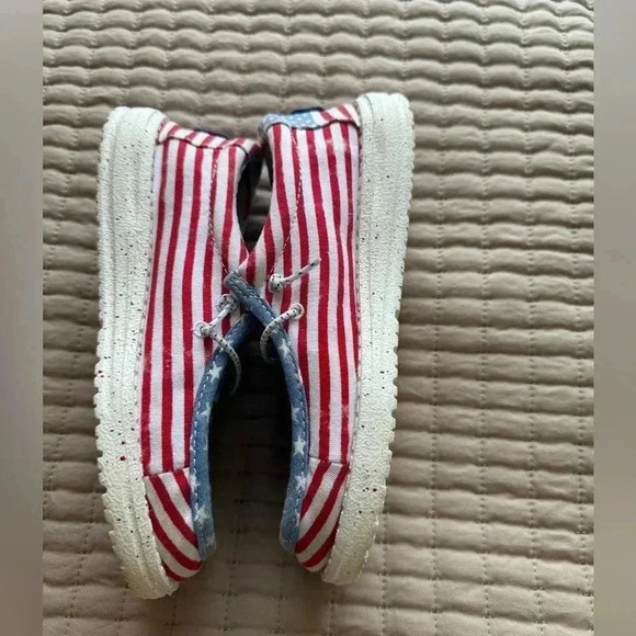 HEY DUDE WALLY YOUTH PATRIOTIC‎ YOUTH SHOES SIZE Y2-L3 EUC SUPER COOL SHOES - Picture 9 of 16